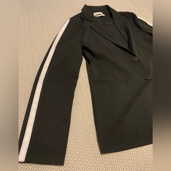 NWOT. Urban Outfitters Sports Strip Blazer. Black with white stripe. Size S. - Picture 8 of 9
